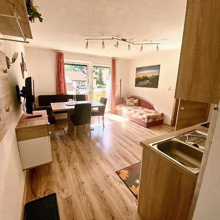 Haus Moosbrugger בית הארחה 3*