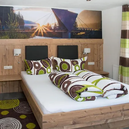 בית הארחה Haus Moosbrugger באך