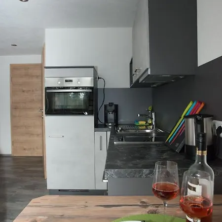 Haus Moosbrugger בית הארחה 3*