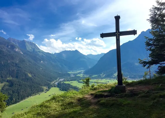 Haus Moosbrugger Гостевой дом Бах