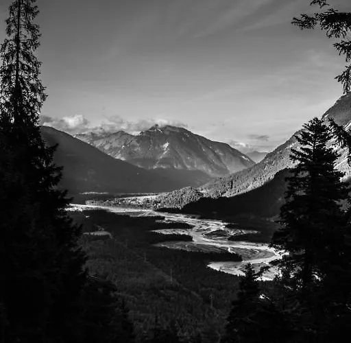 Haus Moosbrugger 招待所 3*