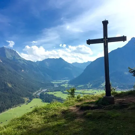 Haus Moosbrugger Guest house Bach (Tyrol)