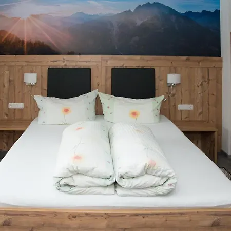 Haus Moosbrugger Guest house *