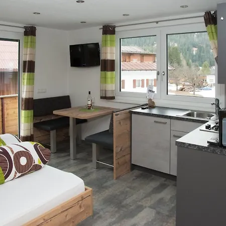 Haus Moosbrugger ゲストハウス